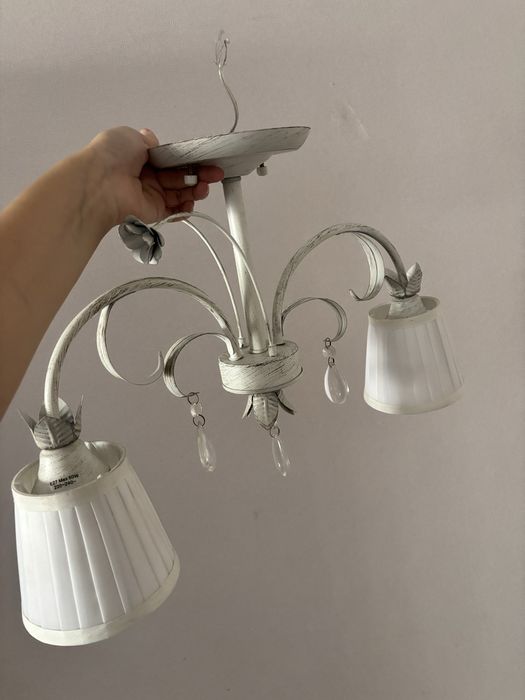 Люстра бра белая