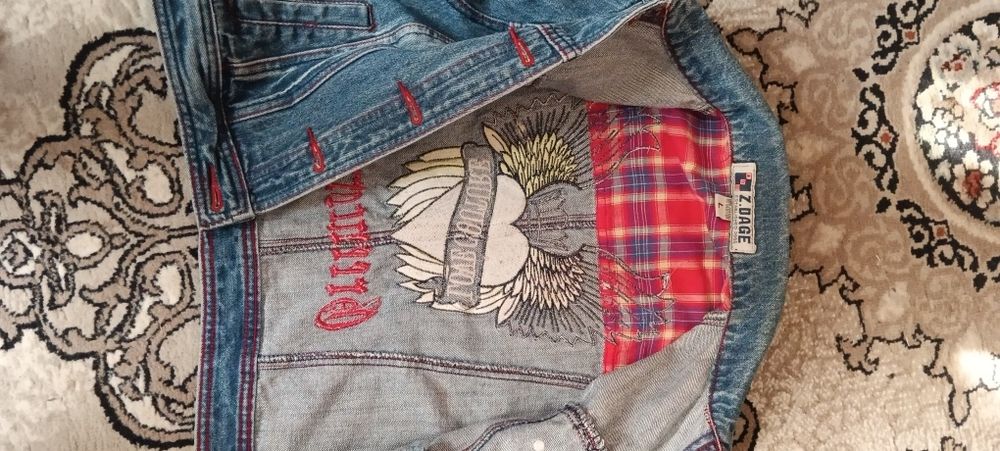 Джинсовая куртка