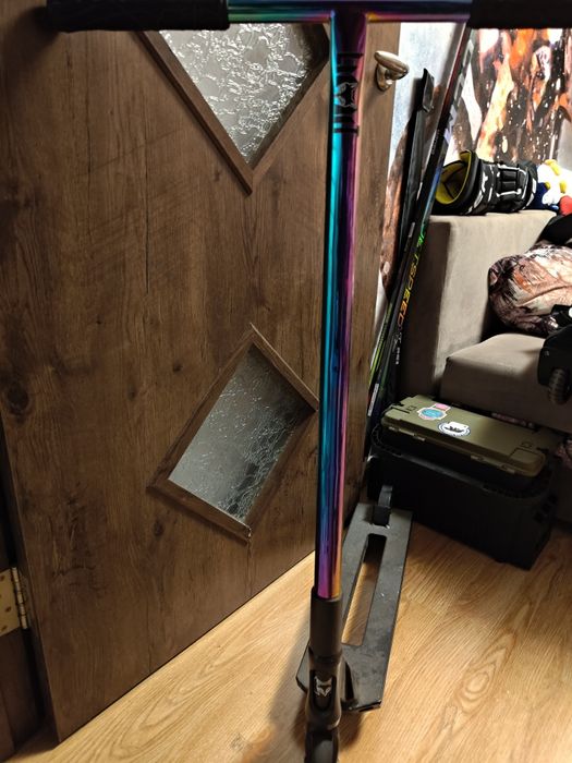 Продам трюковой самокат limit