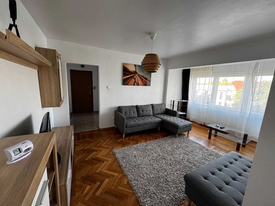 Apartament Take Ionescu 2 camere, bloc anvelopat, centrala proprie.