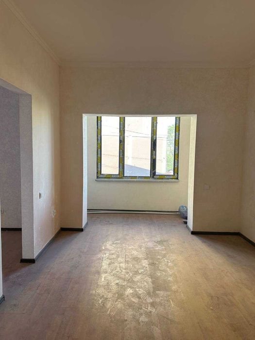 Продается квартира в Яшнабадском районе ул.Циалковская 1-комнат 1-этаж