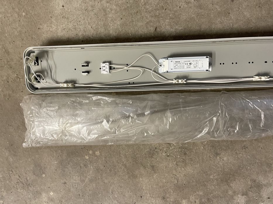 Осветително тяло за пура Schrack Австрия 125 см.