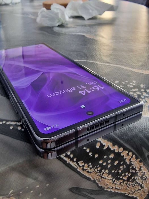 Samsung Galaxy Z Fold 5