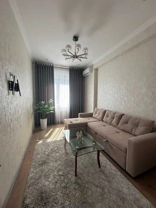 Яшнабод Боку кўча 1 хона квартира сотилади навастройка