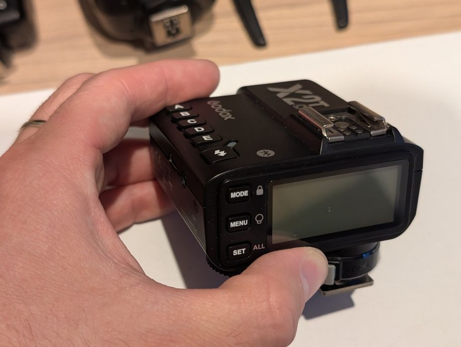 Canon RP mirrorles | obiective 50mm și 16mm | 2 blițuri + accesorii