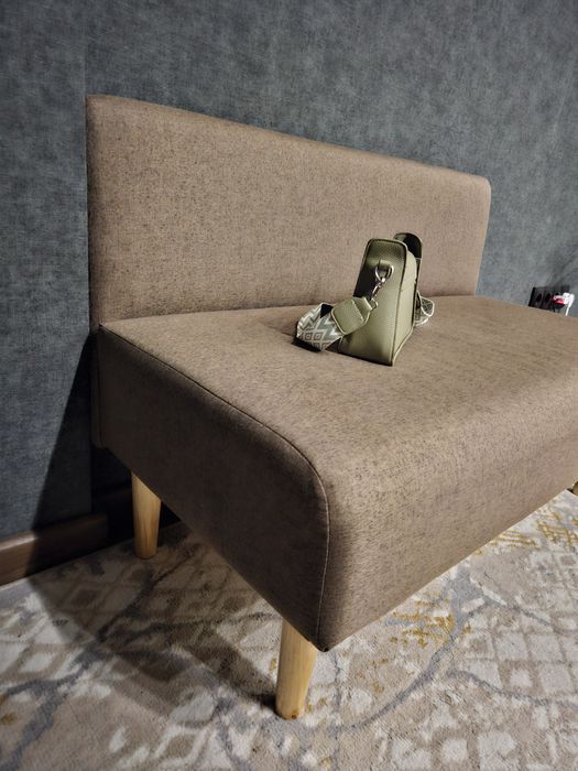 Продам мебель, мини диванчик, ночник ручной работы, цветы домашние.