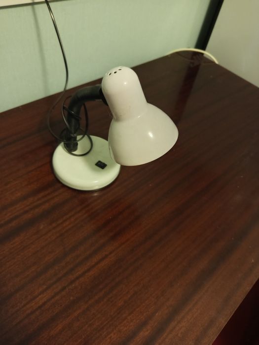 Настольная лампа