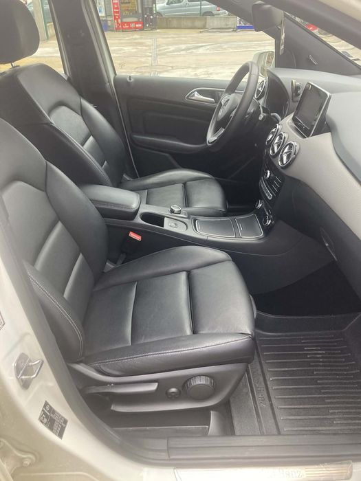 Лек автомобил Mercedes B class