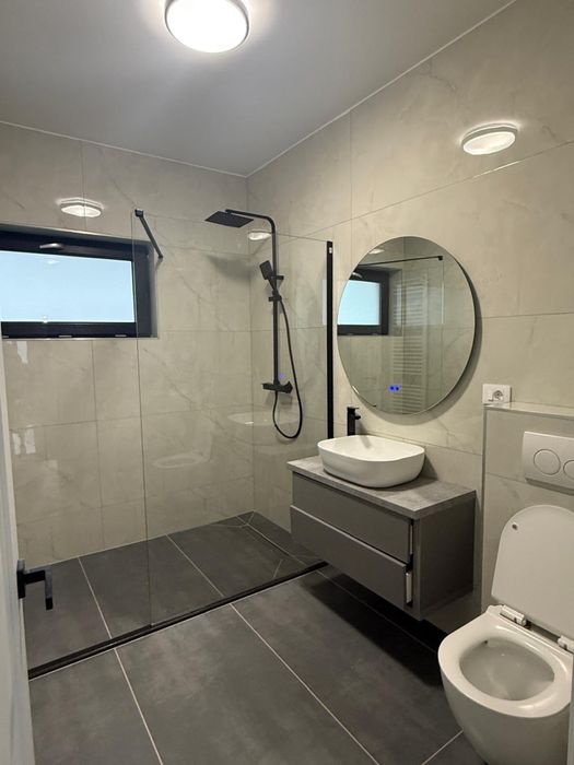 Inchiriez apartamente 3 camere bloc nou