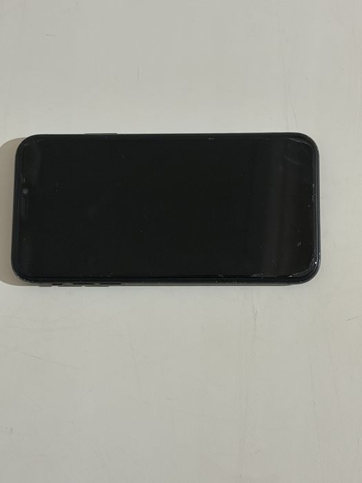 Продается Iphone XR. Все в родном запчасте..