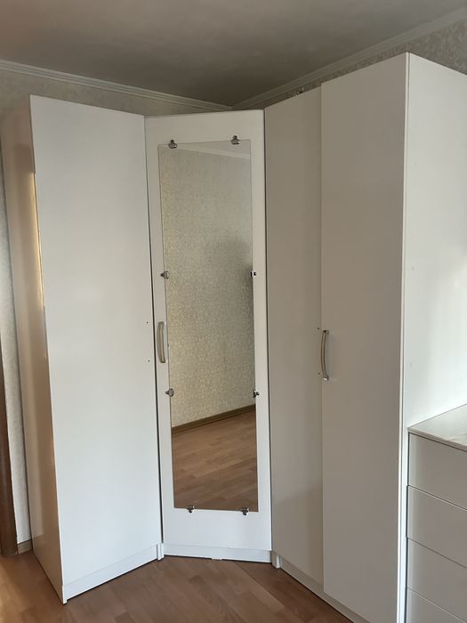 Продам угловой шкаф