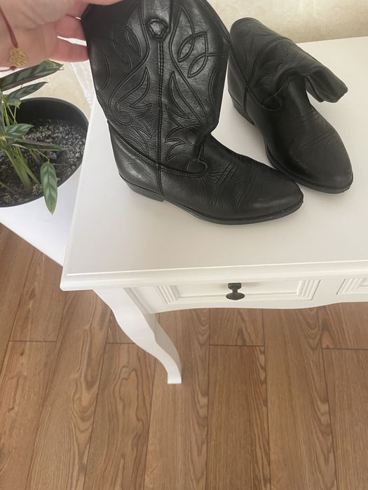 Ghete fetite,marimea 31