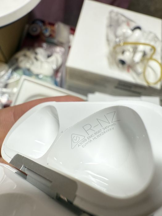 Airpods 4 (ANC) Эйрподс кейс футляр чехол зарядчик