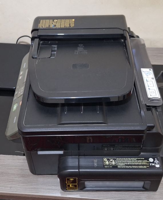 Принтер EPSON 3 в 1  ксерокс, сканер и обычная печать.