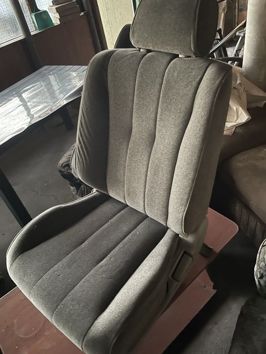 Продам пару передних сидений Mark 2