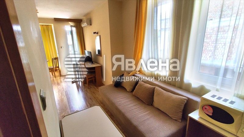 Продава се Двустаен апартамент в Созопол - 68 кв.м за 1353 €/кв.м - Снимка #2