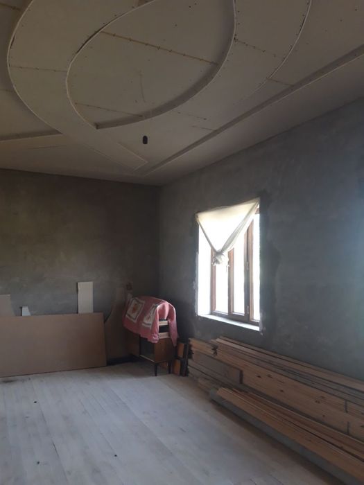 Ховли сотилади срочно