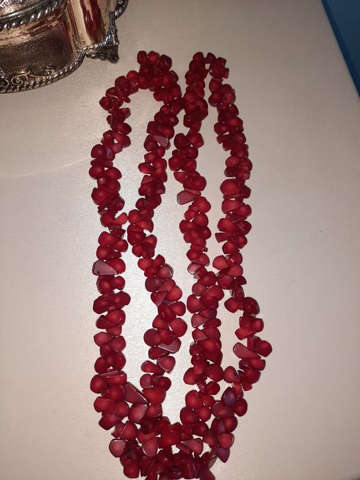 Продам бусы натуральный коралл.