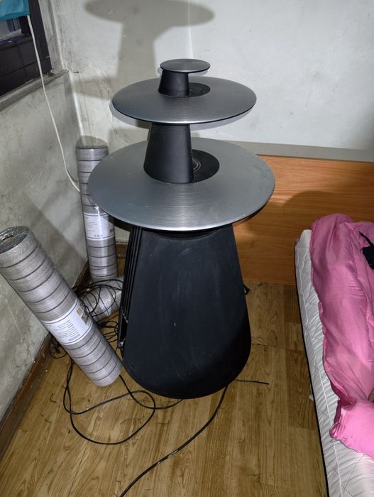 колонка 2 шт очень мощная.