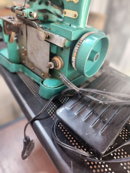 Overlok tikadigan moshina