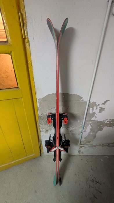 Ski Freeride Volkl Shiro 2013, 153 cm, legaturi tura, foci aproape noi