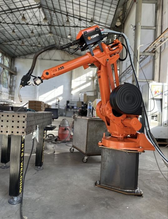 Заваръчен робот АВВ, робот за заваряване с Кеmррі заваръчен апарат