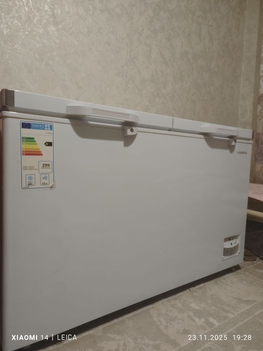 Морозильник почти новый