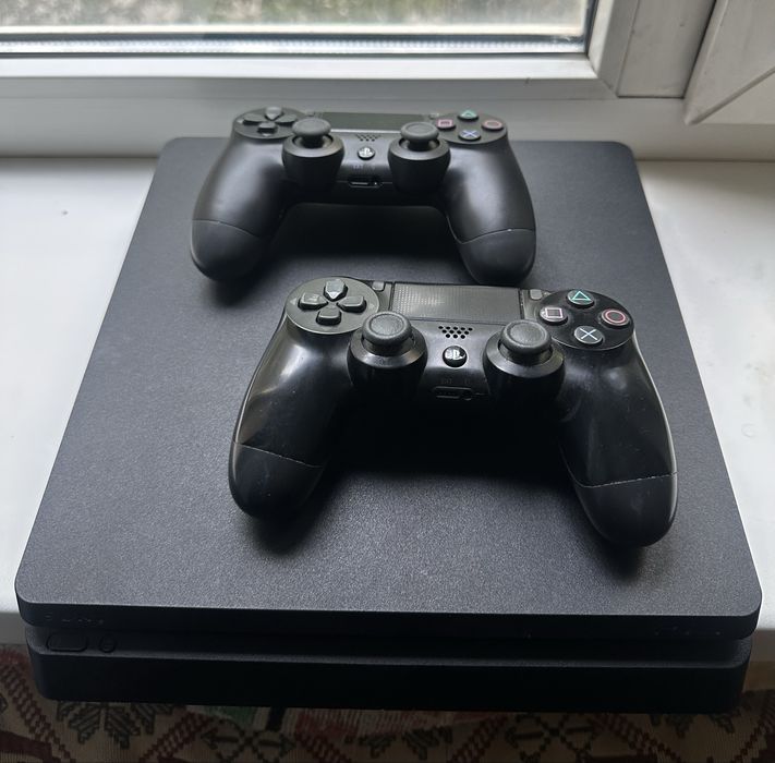 Play Station 4 SLIM (прошитая) GoldHen