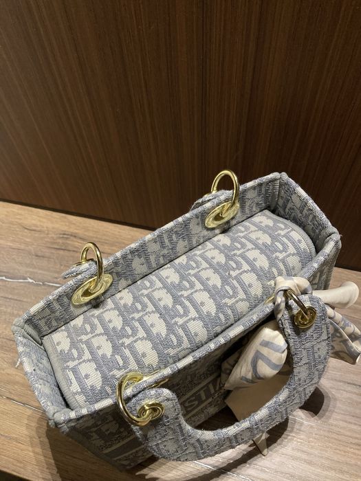 продам сумку cristian dior