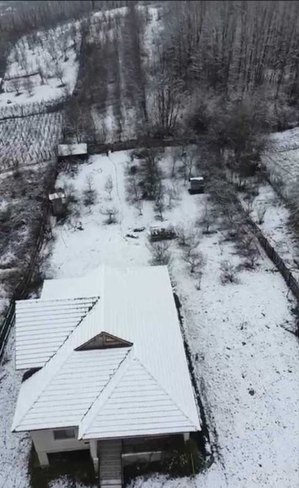 VILĂ ca-n povești situată într-o OAZĂ de VERDEAȚĂ