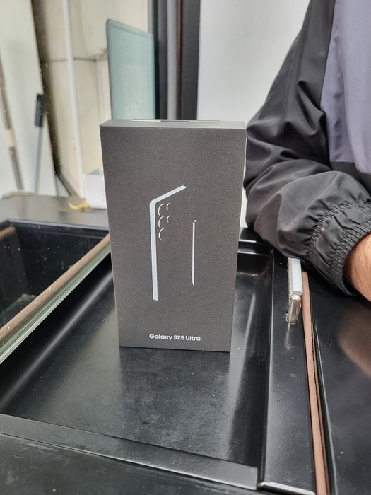Samsung S25 ultra nou sigilat