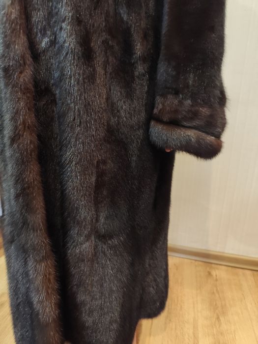 Продам норковую шубу