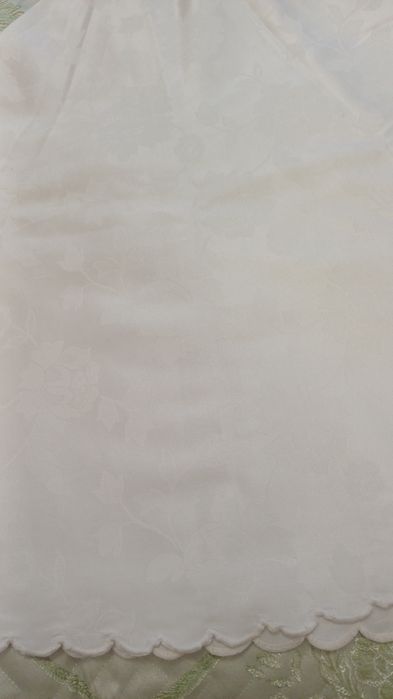 Продам скатерть на стол