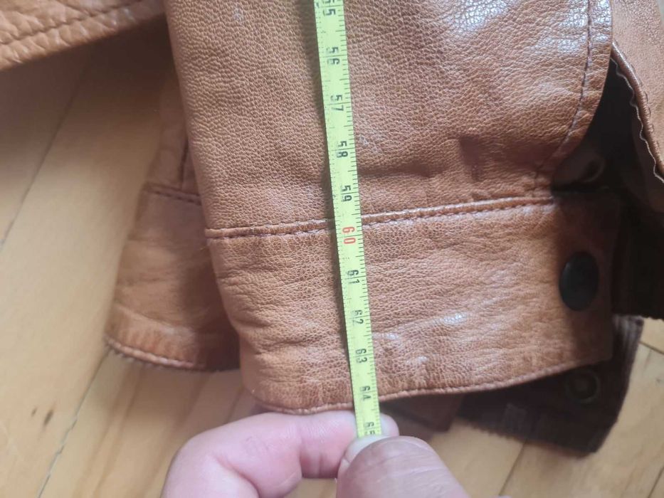 Яке от агнешка кожа , носено веднъж на бал.