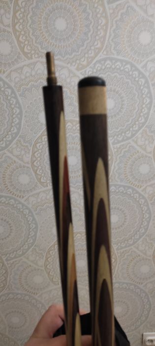 Бильярдный кий, ручной работы.