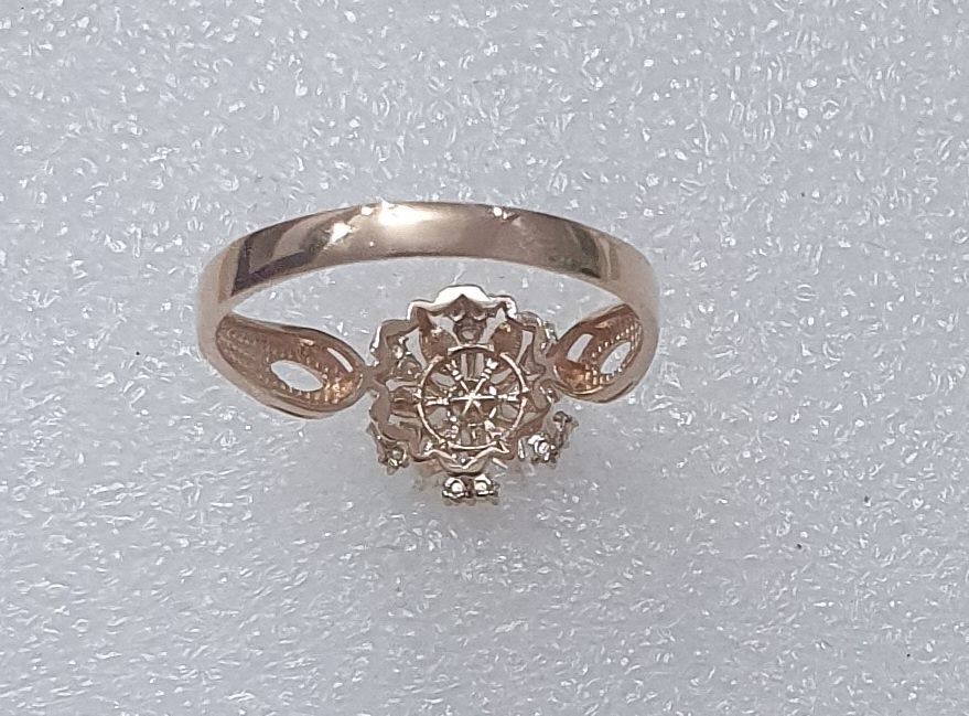 Колечко   бриллиантик.