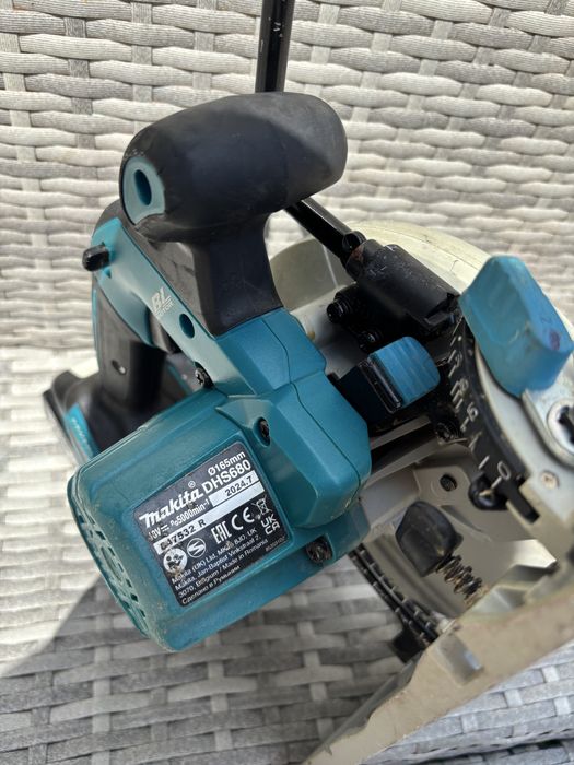 Circular makita DHS680
