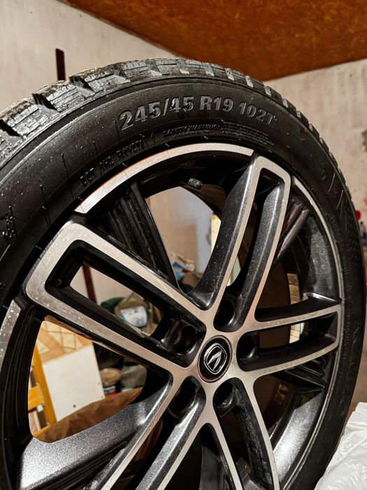 Диск с шинами Чанган Юни К 245/45/19