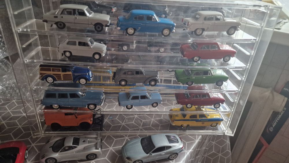 Продам коллекцию машинок