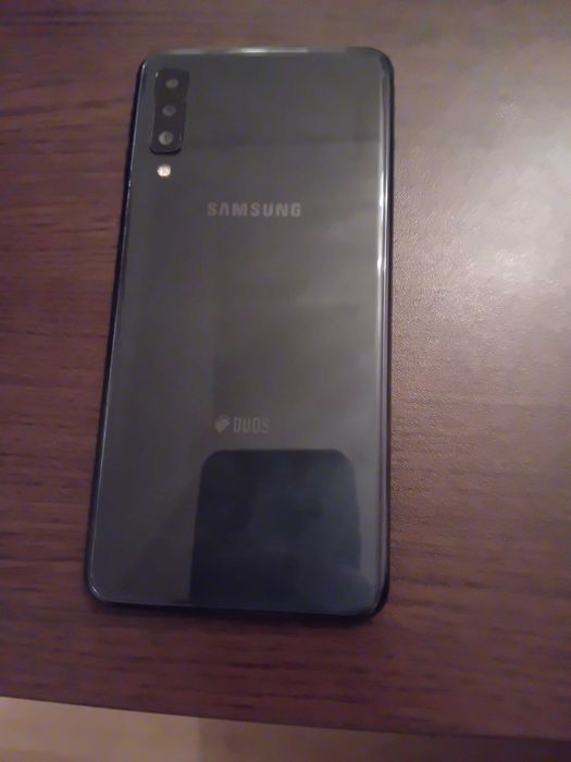 Телефон Samsung A70