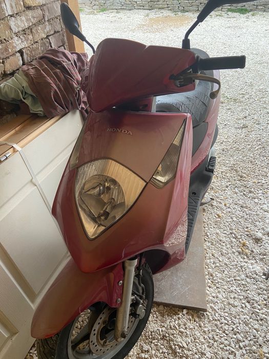 Скутер Honda Dylan 125