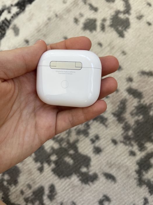 Продам оригинальные наушники Air Pods