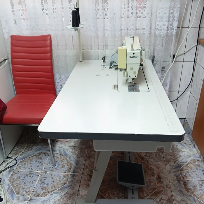 Masina de cusut BROTHER cu taiere de fir, full automata