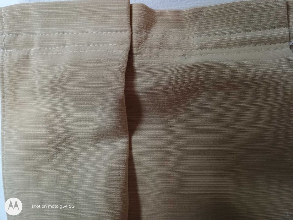 Два броя атрактивни ушити плътни пердета, с кукички, Ш 220/В 225 см