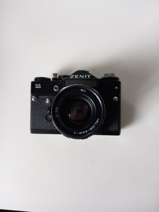 Aparat foto pe film Zenit 11 + obiectiv Helios 44M-4 58mm f/