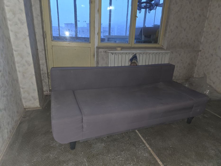 Canapea care se desface