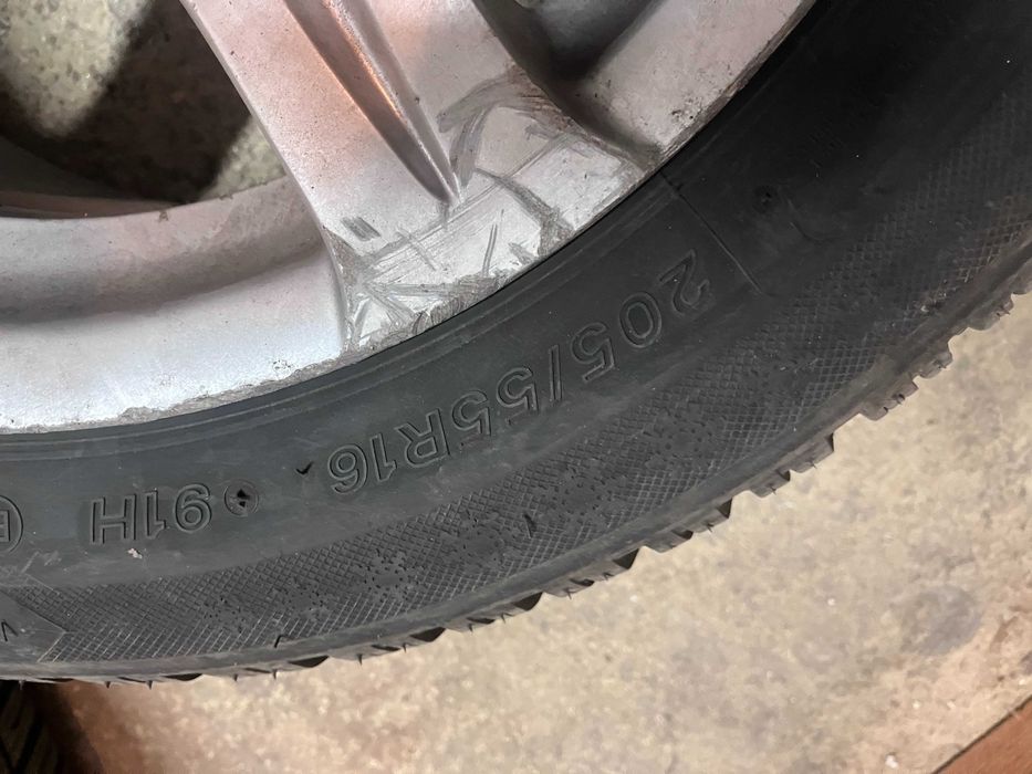 Мерцедес w203 5x112 16 цола Джанти с зимни гуми 205/55