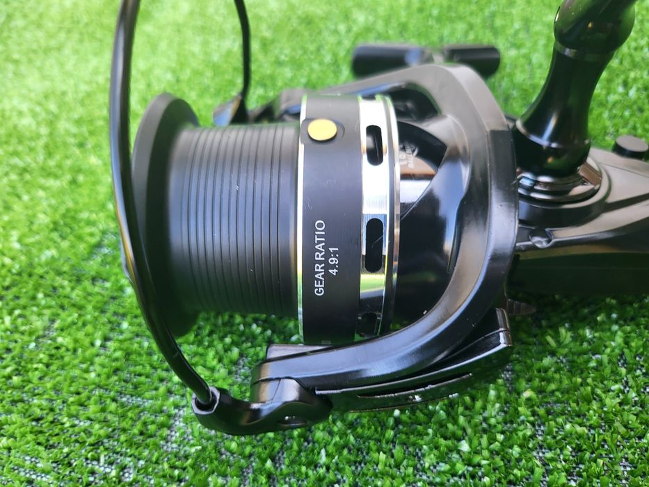 Шаранска макара  FL Black  Force 8000