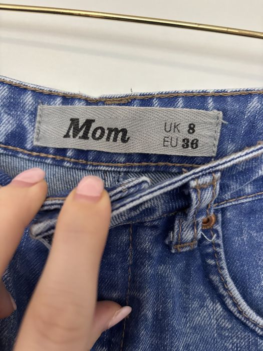 Blugi mom fit cu talie inalta