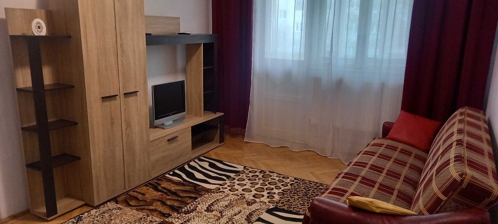 Inchiriez apartament 3 camere